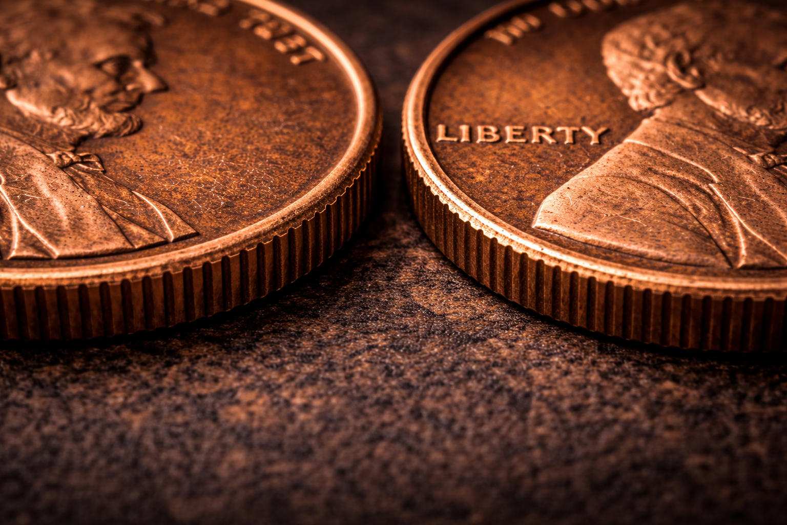 Close up of Lincoln pennies rims